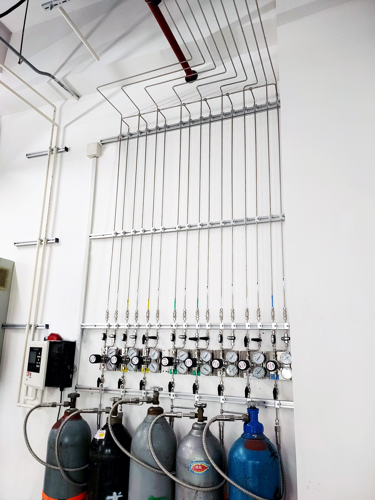 1774235894228973.jpg 9实验室气路安装13.jpg